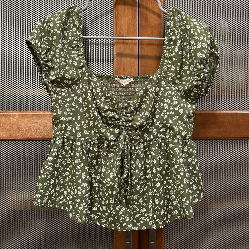 LA Hearts Green Ruffle Shirt Size M